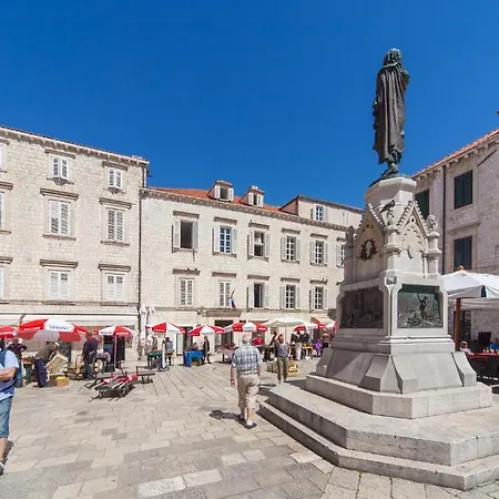 Gostinjska kuća & Orlando